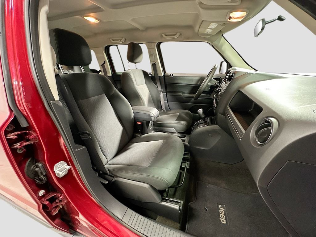 Used 2015 Jeep Patriot Sport w/ Power Value Group FWD image 25