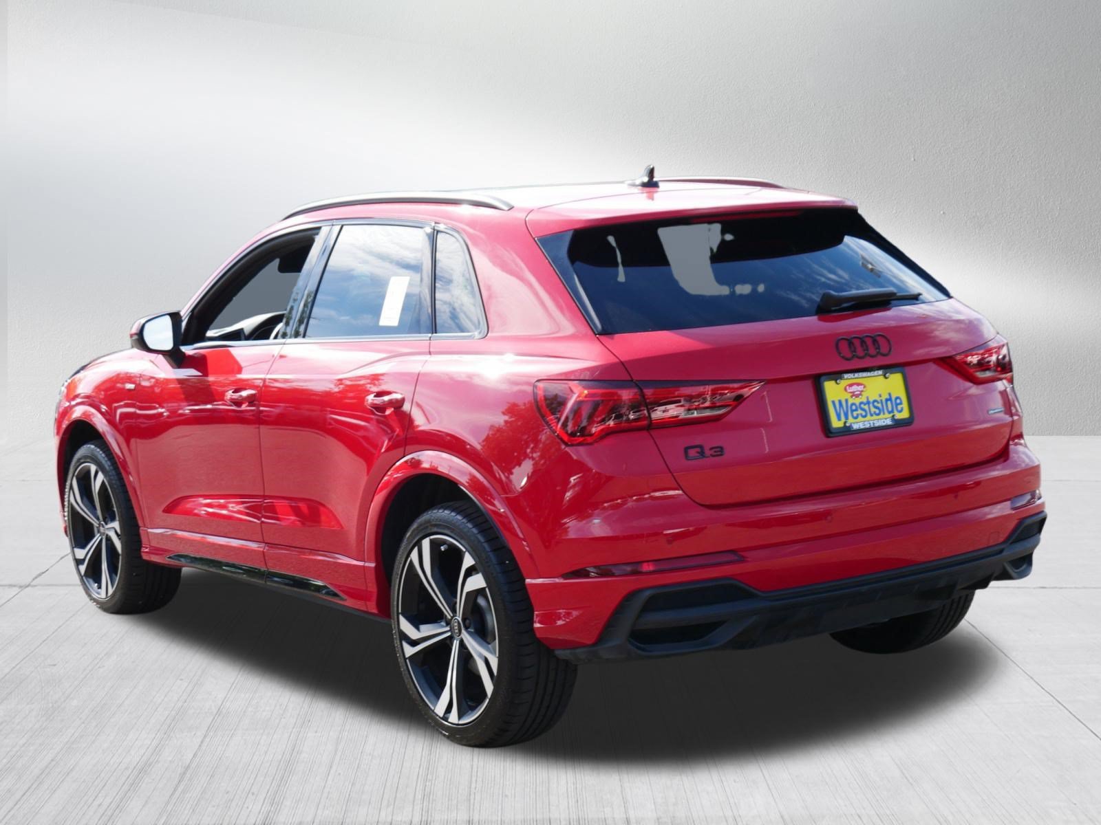 Used 2023 Audi Q3 2.0T Premium Plus w/ Premium Plus Package AWD/4WD image 5