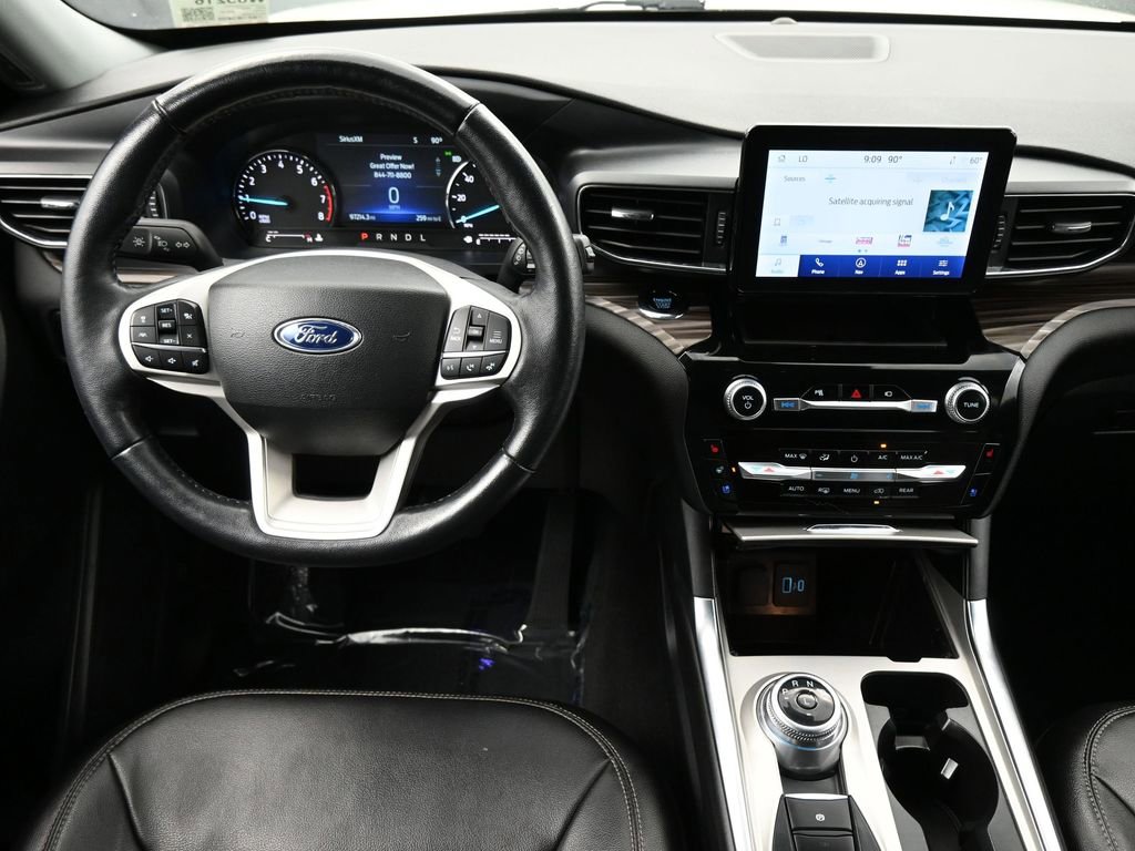 Used 2023 Ford Explorer Limited image 5