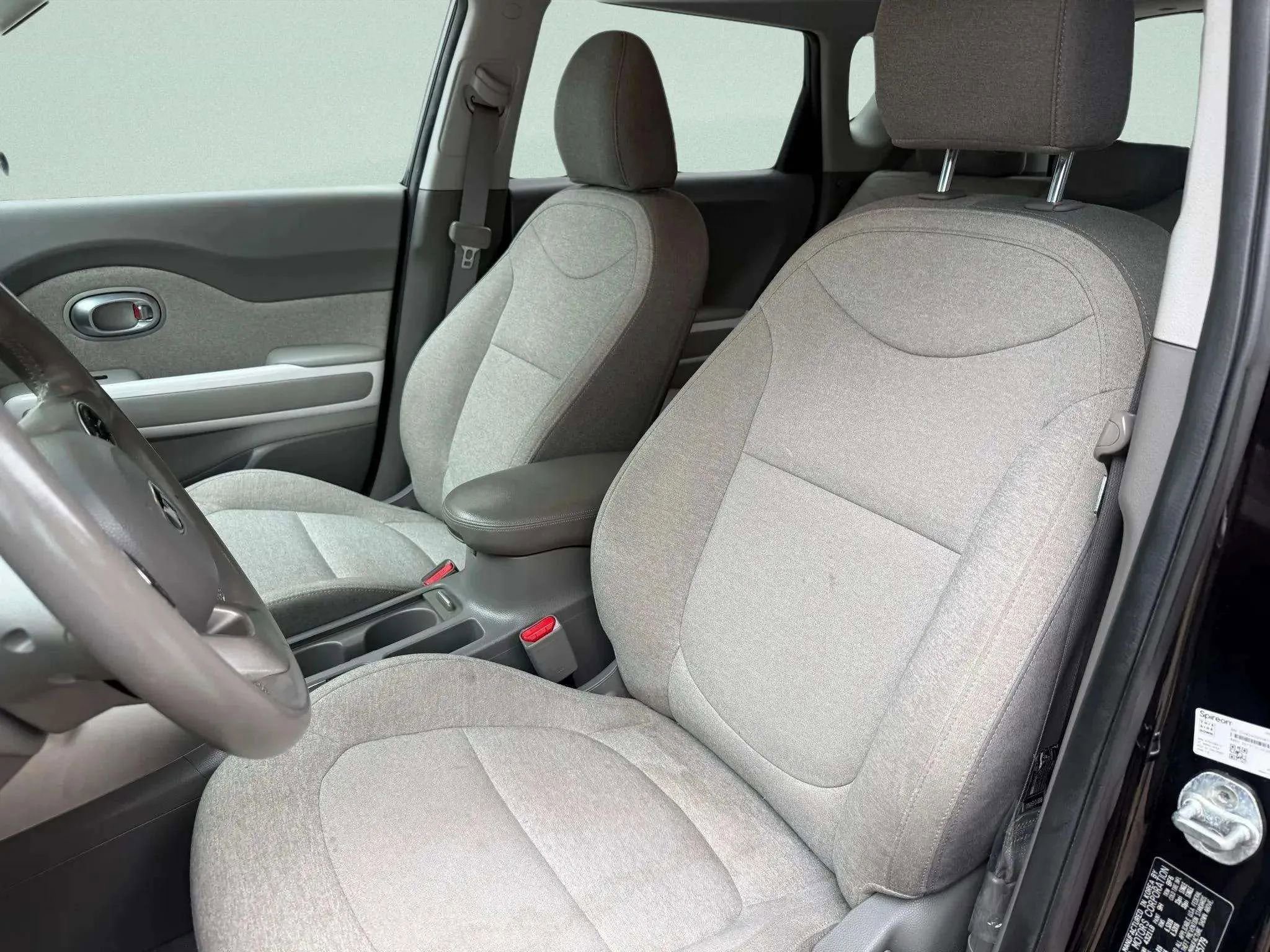 Used 2017 Kia Soul EV image 30