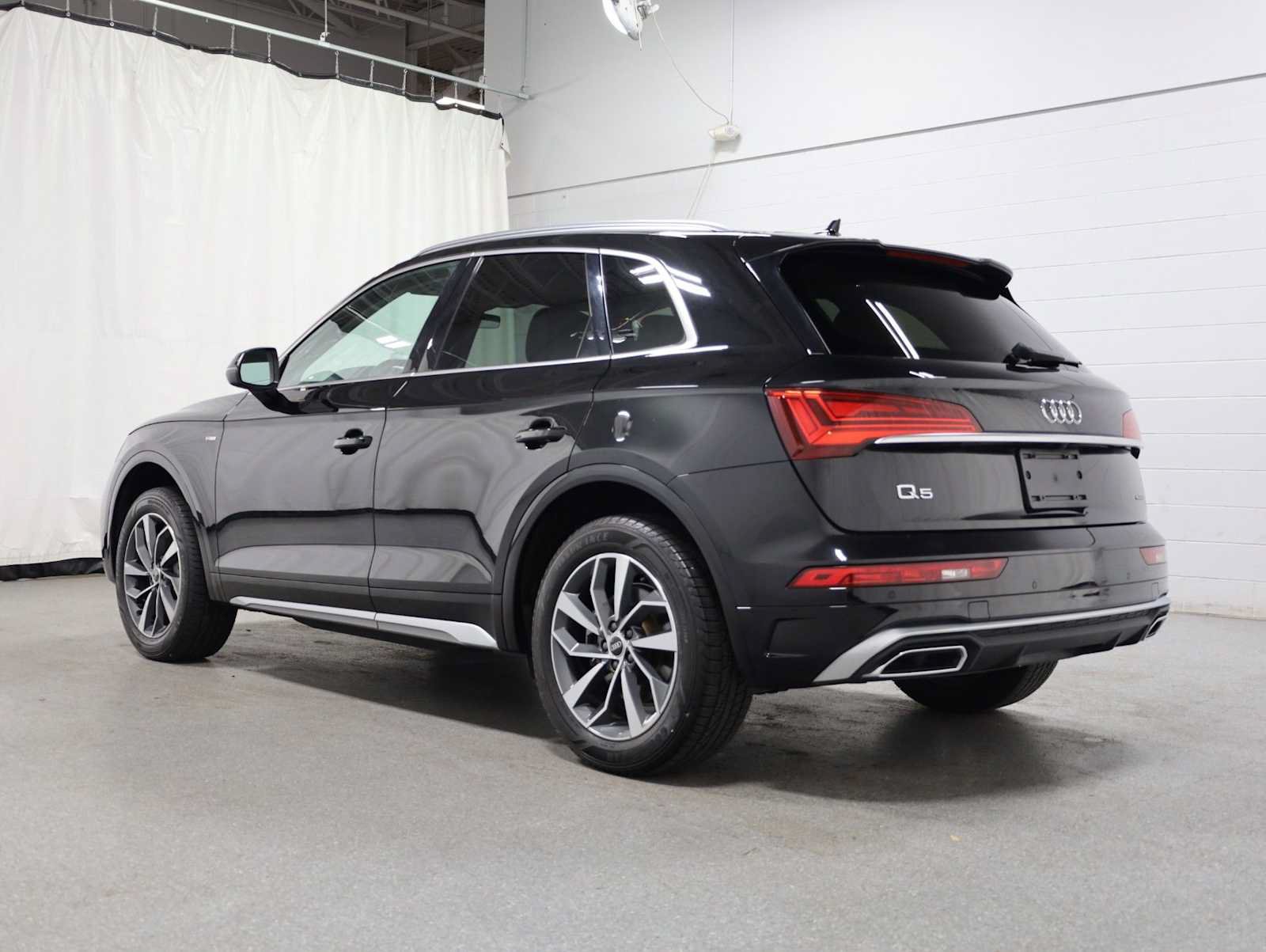Used 2022 Audi Q5 2.0T Premium Plus AWD/4WD image 3