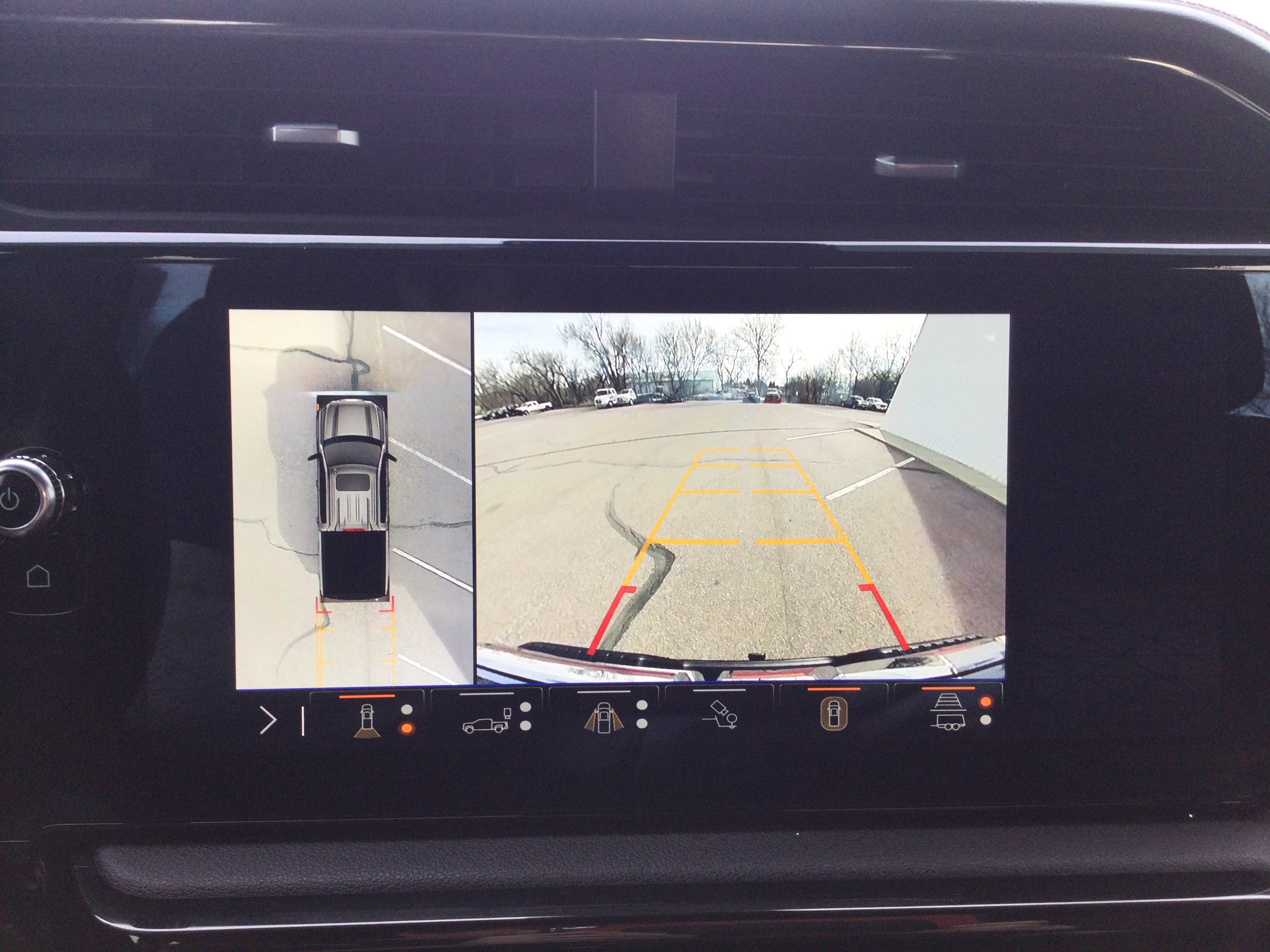 Used 2024 GMC Sierra 1500 AT4 w/ Technology Package image 17