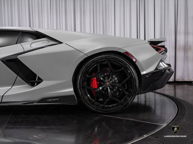 Used 2024 Lamborghini Revuelto AWD/4WD image 35
