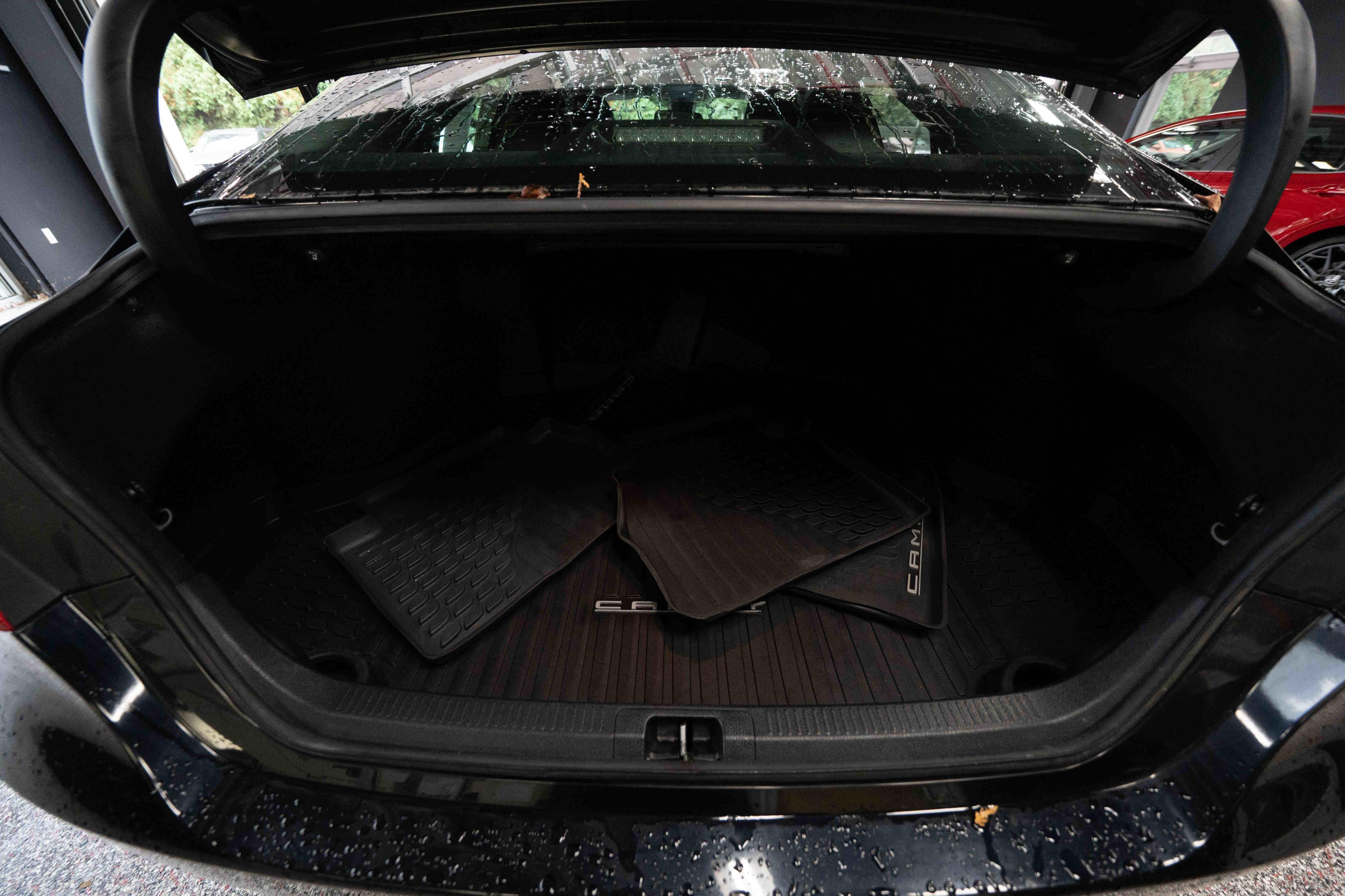 Used 2020 Toyota Camry SE FWD image 27