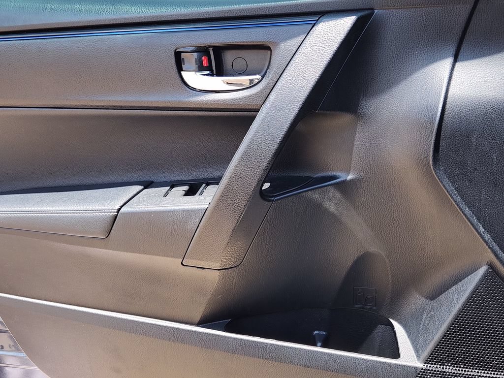 Used 2017 Toyota Corolla XSE w/ Carpet Mat Package (TMS) FWD image 23