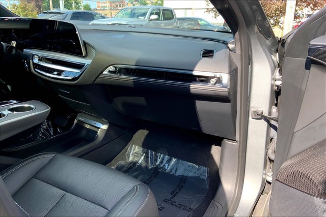 Used 2024 Cadillac Lyriq Luxury AWD/4WD image 16