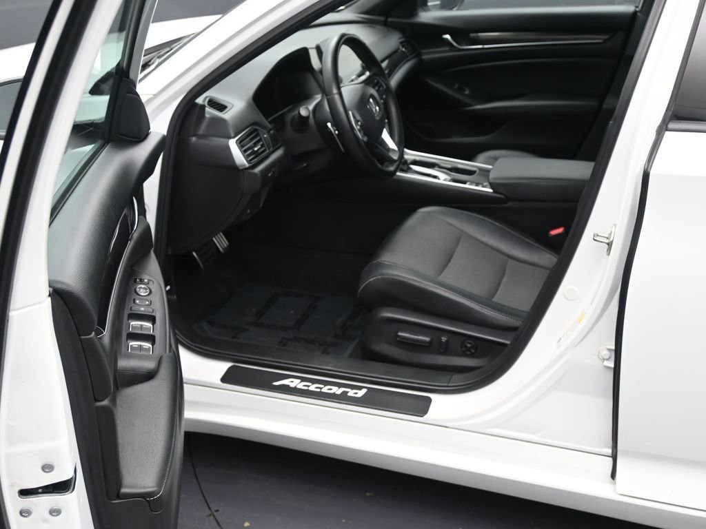 Used 2019 Honda Accord Sport image 9