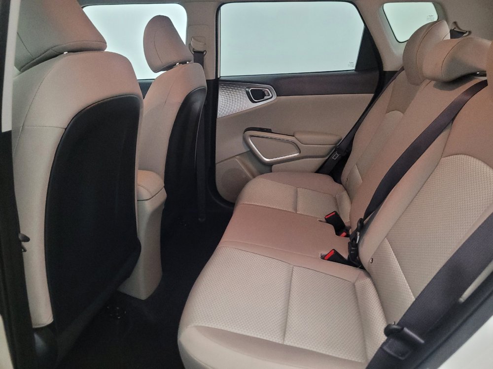 Used 2025 Kia Soul LX w/ LX Technology Package FWD image 18