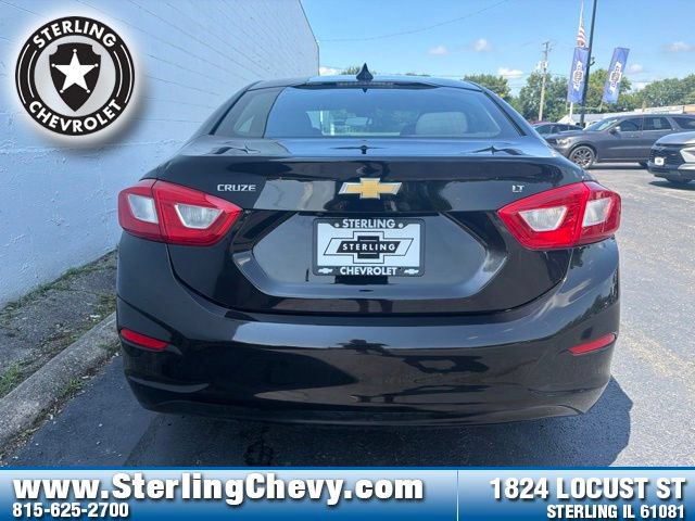 Used 2016 Chevrolet Cruze LT w/ Sun And Sound Package FWD image 4