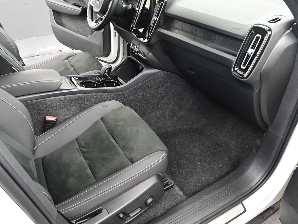 Used 2022 Volvo C40 P8 Recharge Ultimate image 19