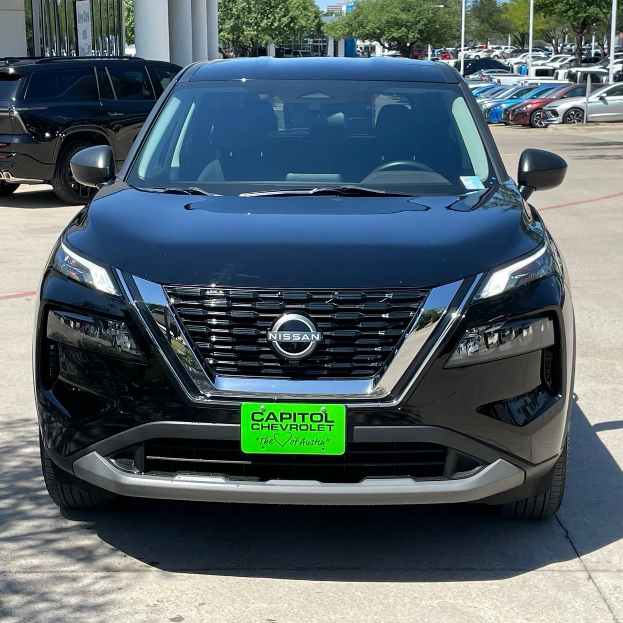 Used 2023 Nissan Rogue S AWD/4WD image 7