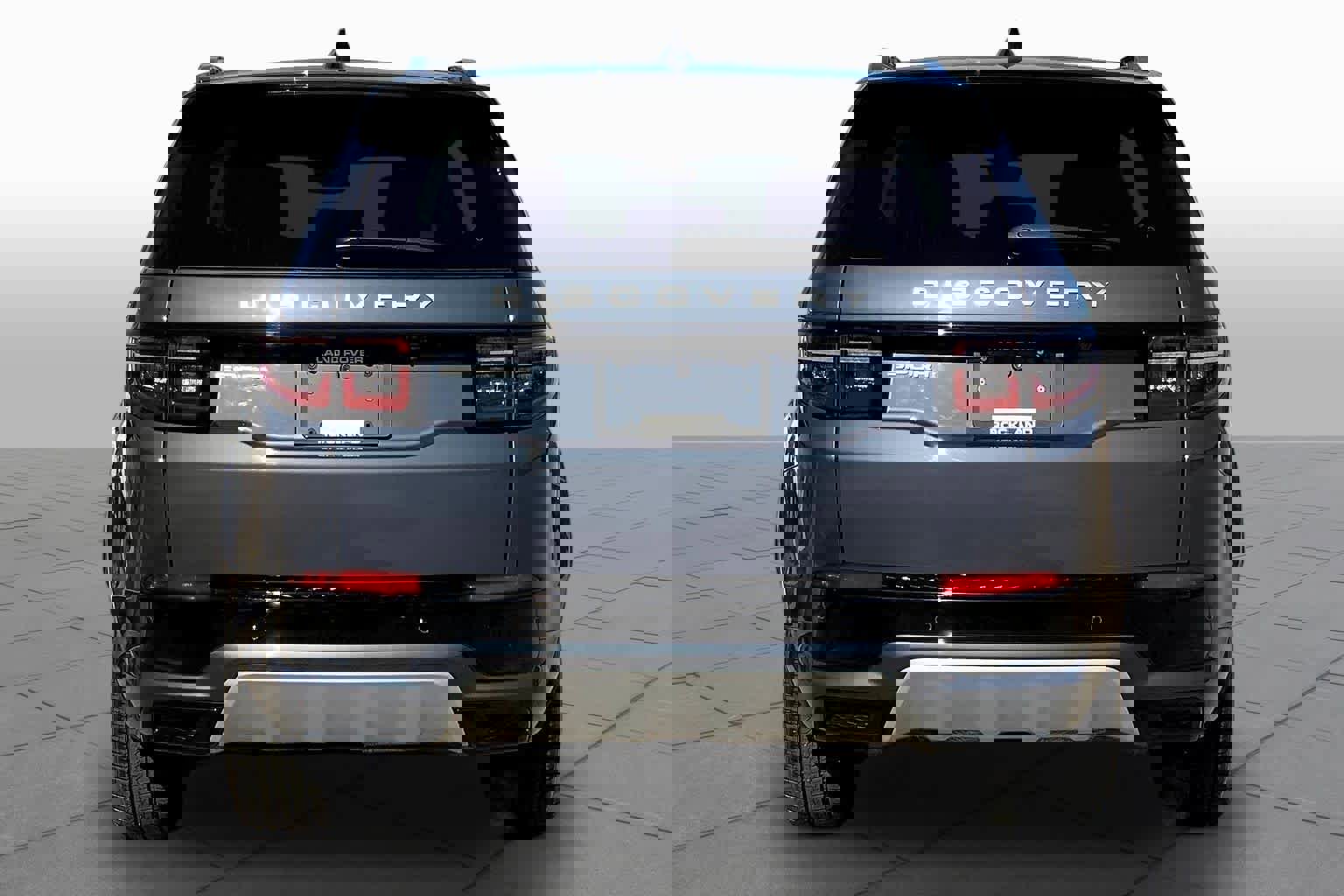 Used 2025 Land Rover Discovery Sport S image 5