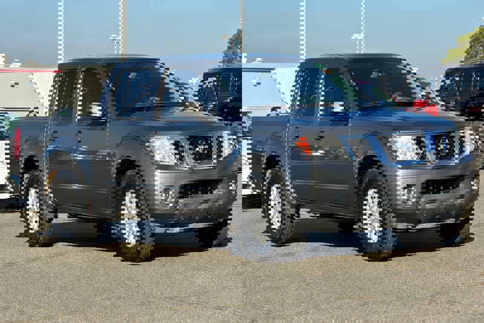 Used 2020 Nissan Frontier SV image 5