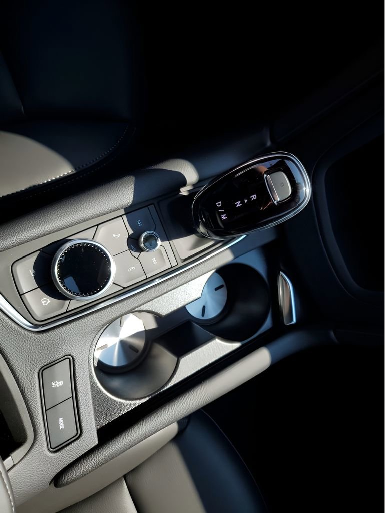 New 2025 Cadillac XT6 Luxury image 42