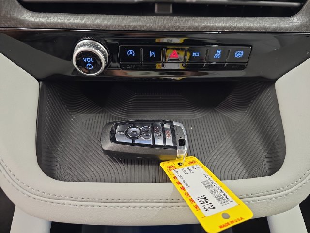 New 2026 Ford Explorer Platinum w/ LUX Leather Package AWD/4WD image 33
