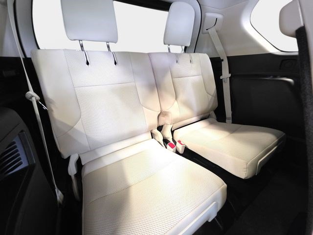 Used 2023 Lexus GX 460 Premium w/ Premium Package AWD/4WD image 12