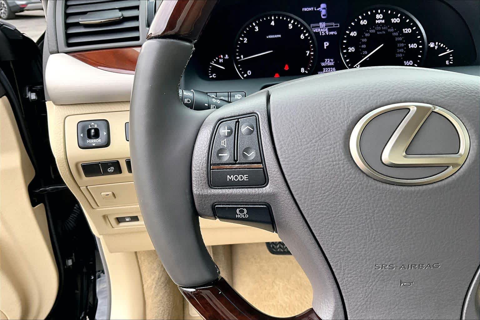Used 2016 Lexus LS 460 w/ Comfort Package RWD image 21
