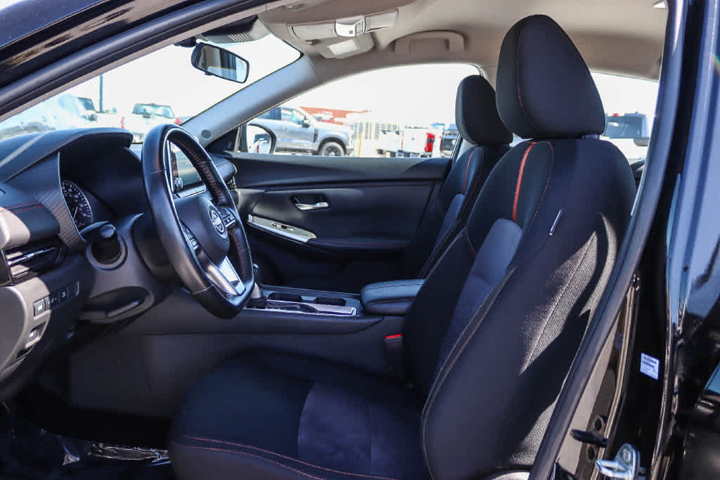 Used 2025 Nissan Sentra SR FWD image 17