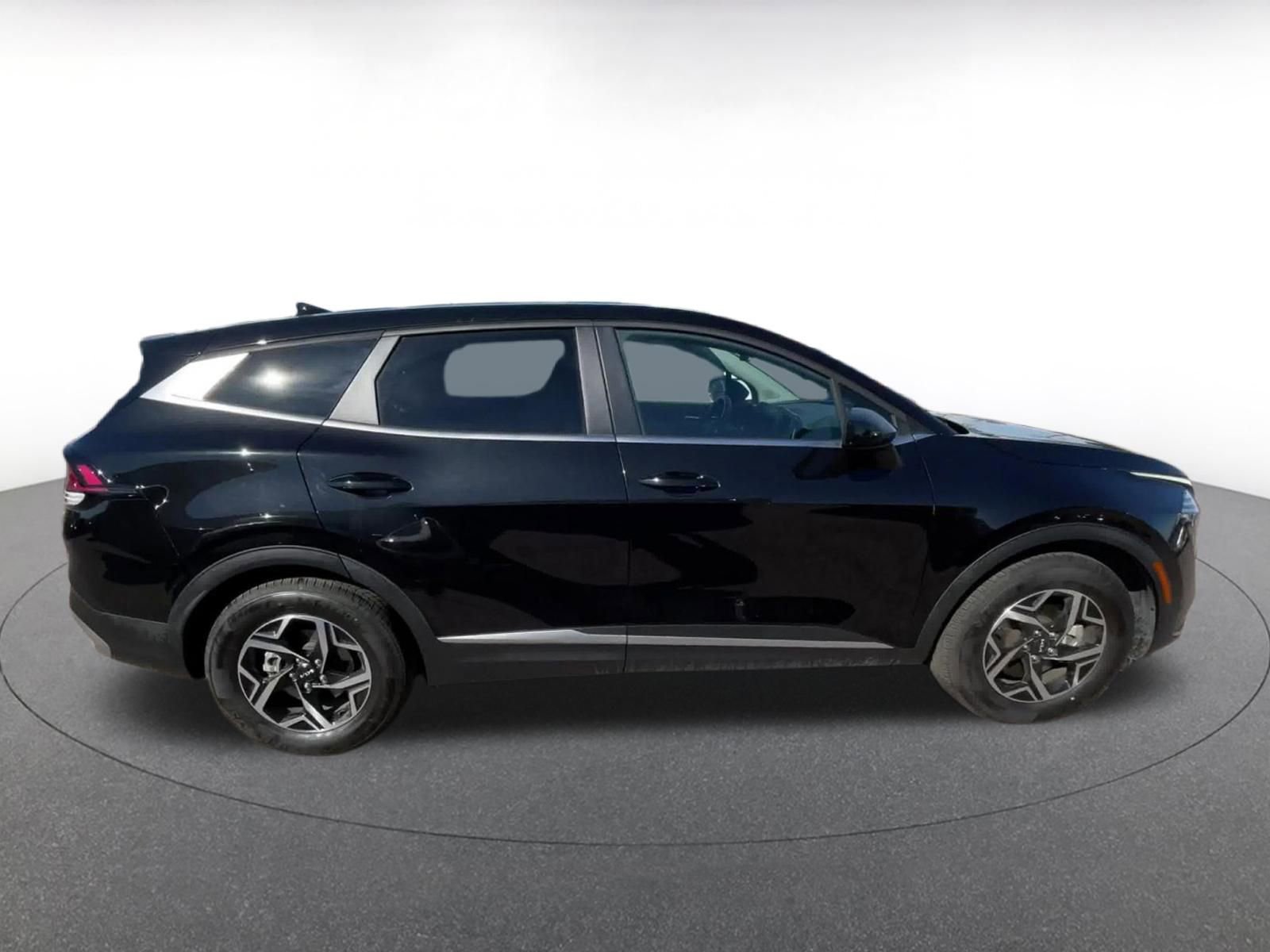 Used 2025 Kia Sportage LX FWD image 16