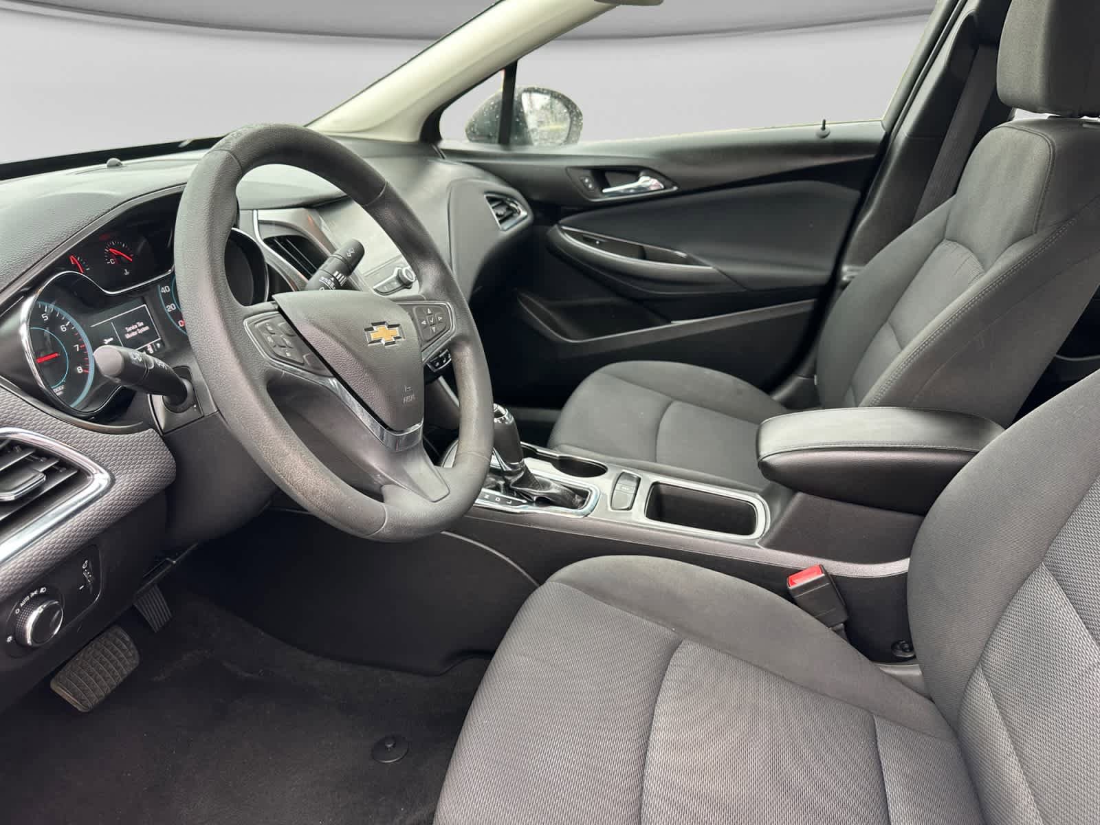 Used 2016 Chevrolet Cruze LT FWD image 10