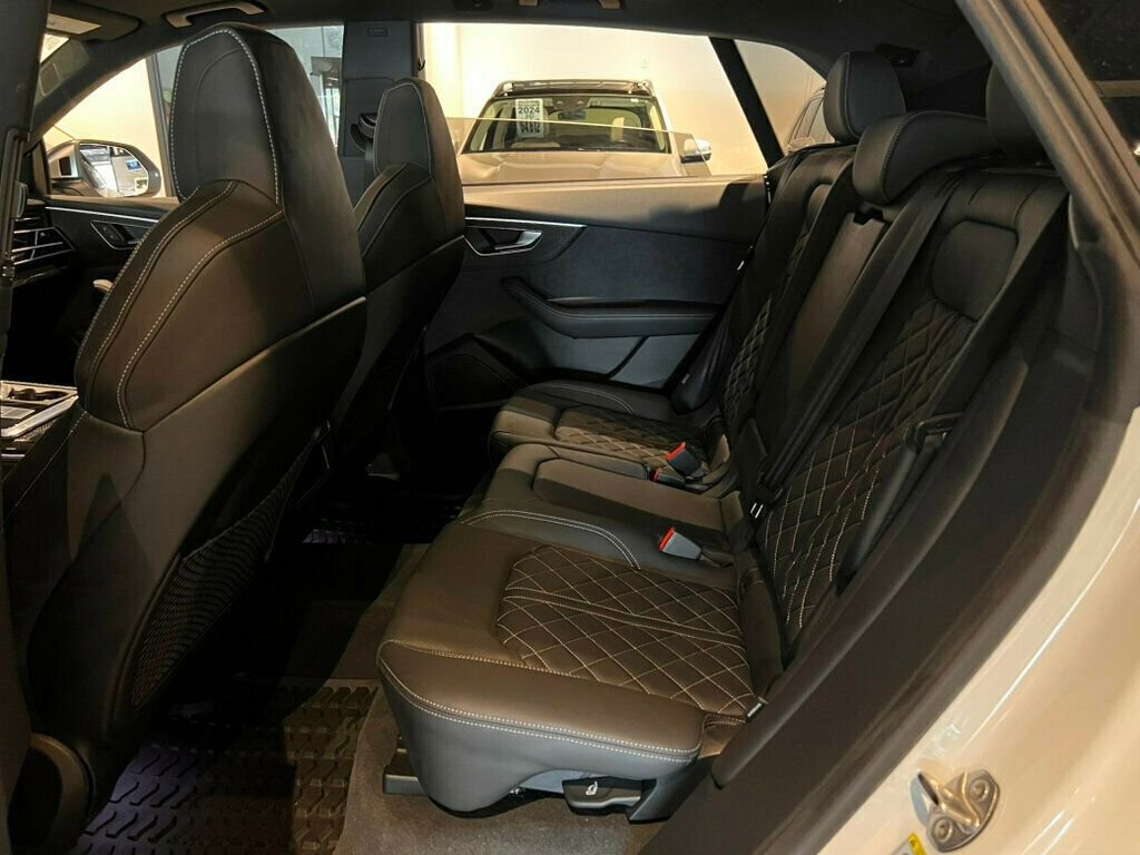 Used 2023 Audi SQ8 Premium Plus w/ Executive Package image 21