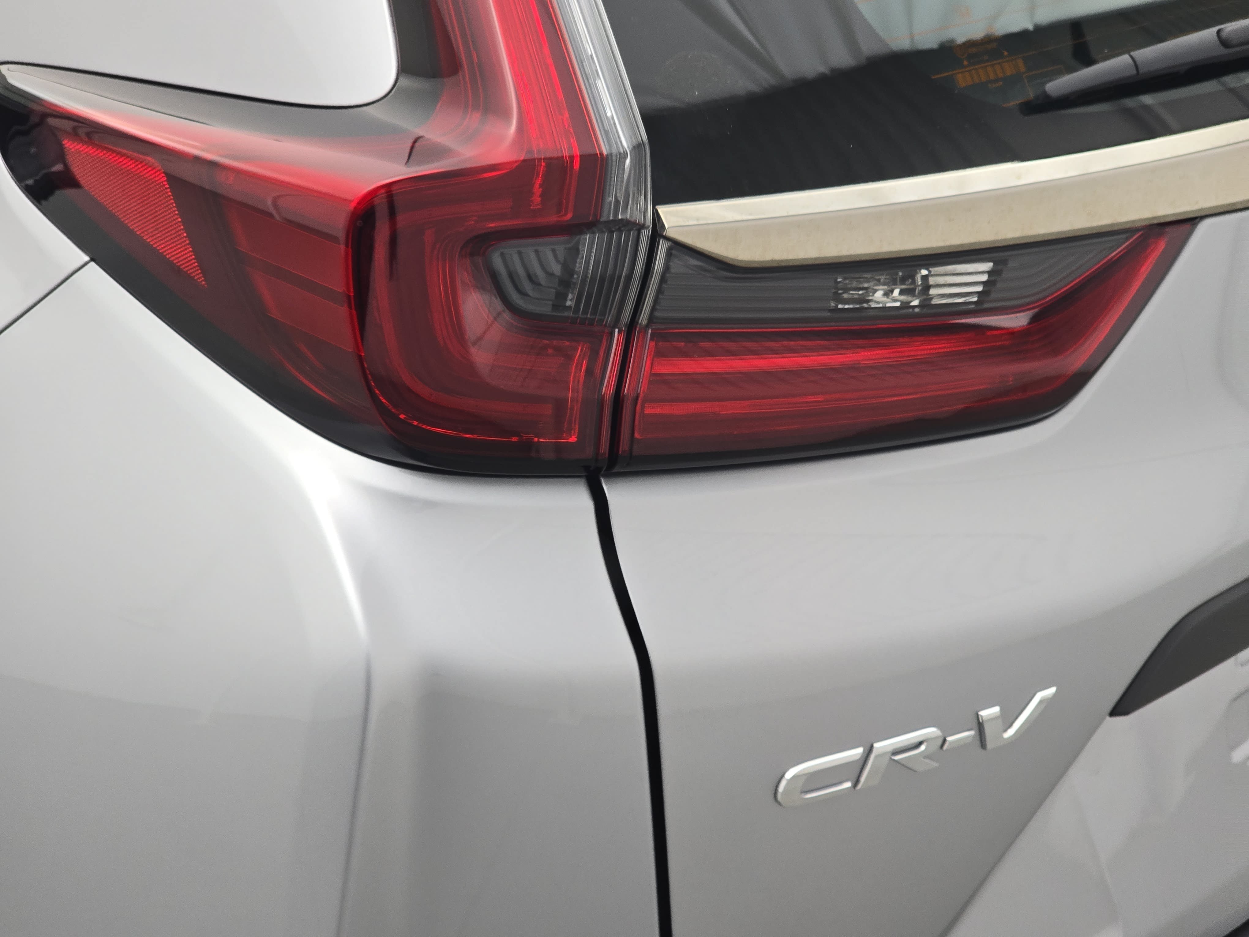 Used 2020 Honda CR-V LX image 33