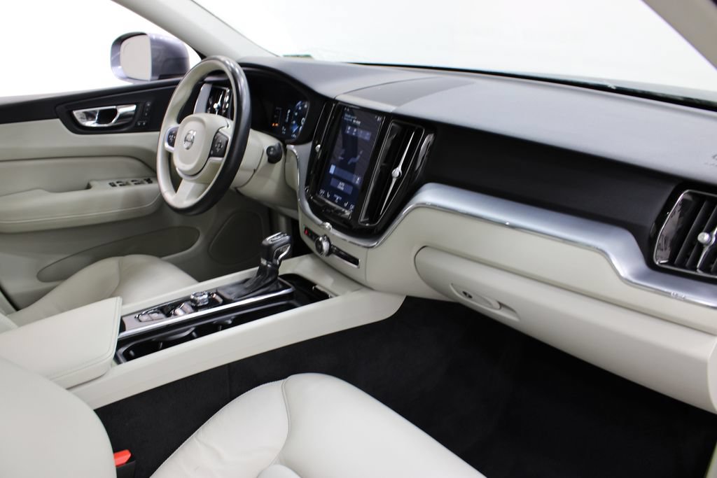 Used 2018 Volvo XC60 T6 Momentum w/ Convenience Package AWD/4WD image 26