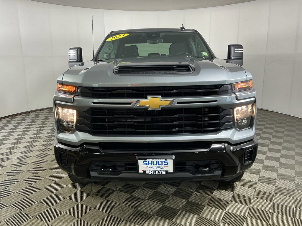 Used 2024 Chevrolet Silverado 2500 Custom w/ Custom Convenience Package AWD/4WD image 2