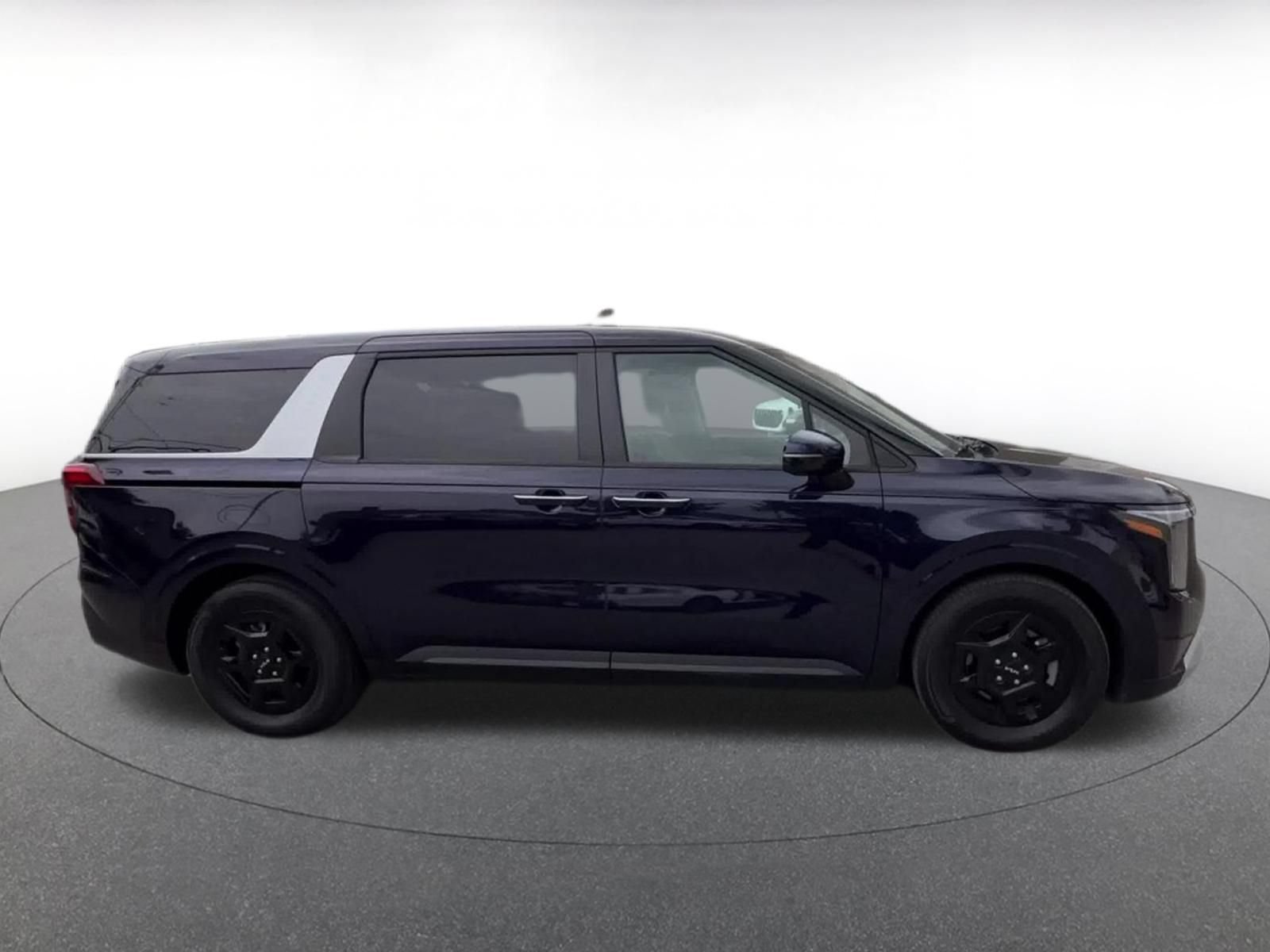 Used 2026 Kia Carnival FWD image 15
