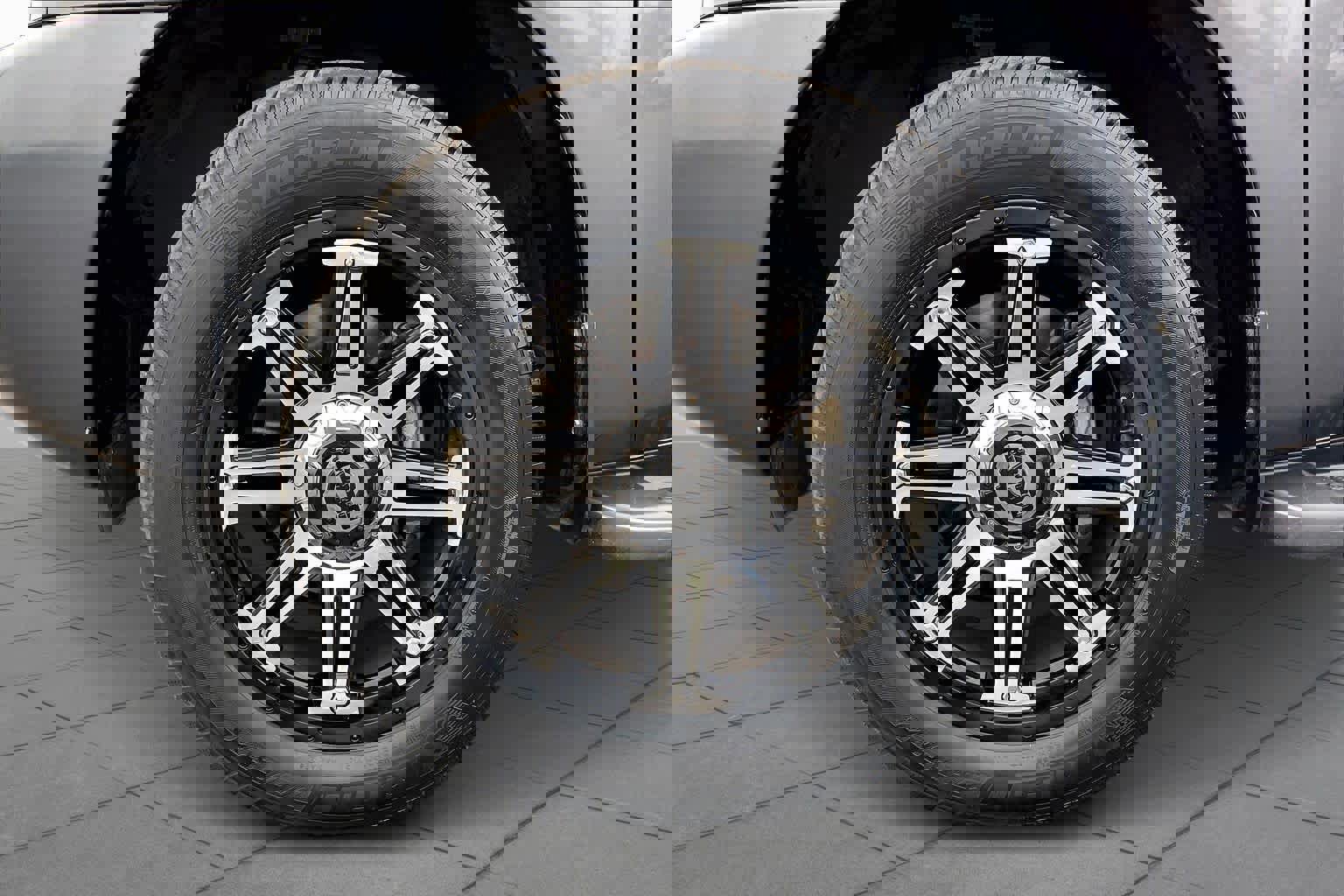 Used 2018 Toyota Sequoia Platinum w/ Preferred Accessory Package image 11