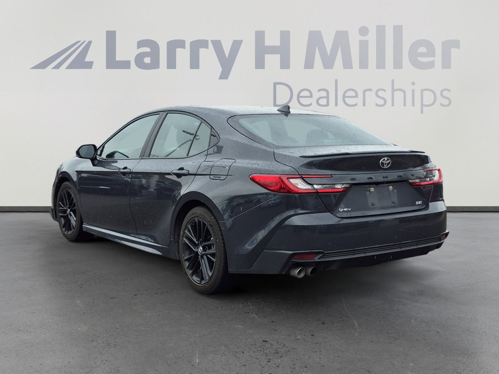 Certified 2025 Toyota Camry SE image 3