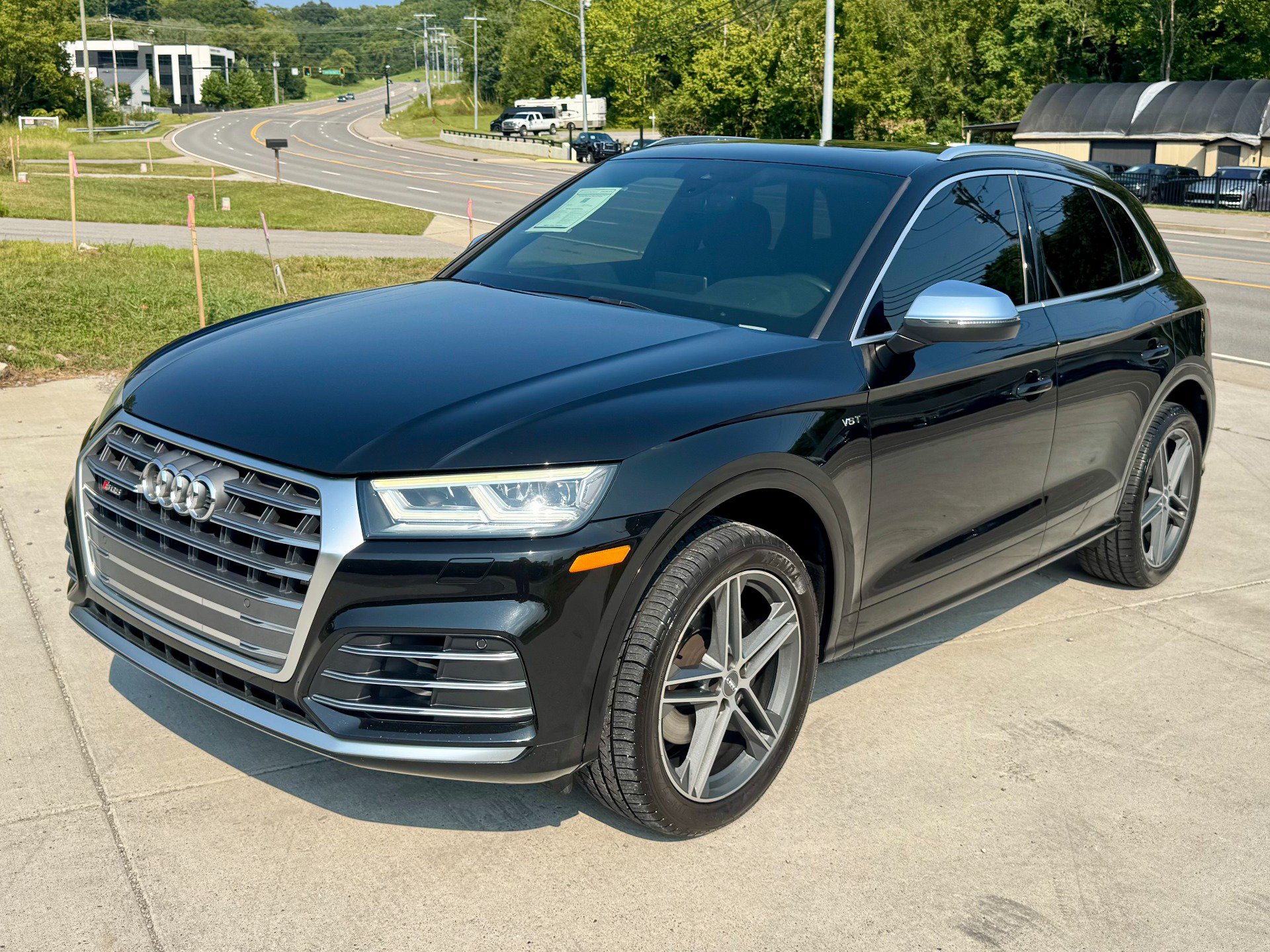 Used 2018 Audi SQ5 Premium Plus w/ Navigation Package AWD/4WD image 2
