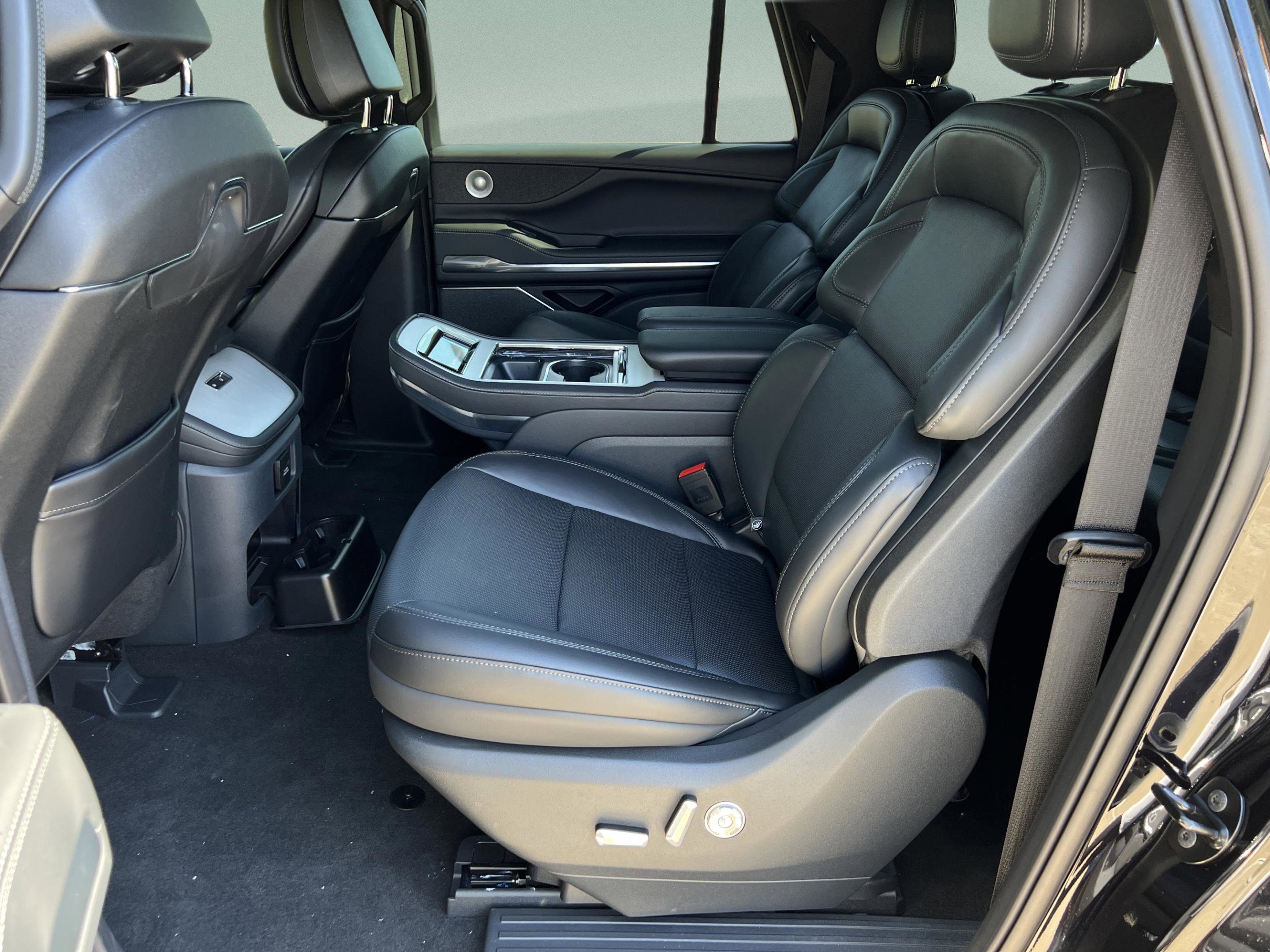 New 2025 Lincoln Navigator L Reserve w/ Jet Appearance Package image 23