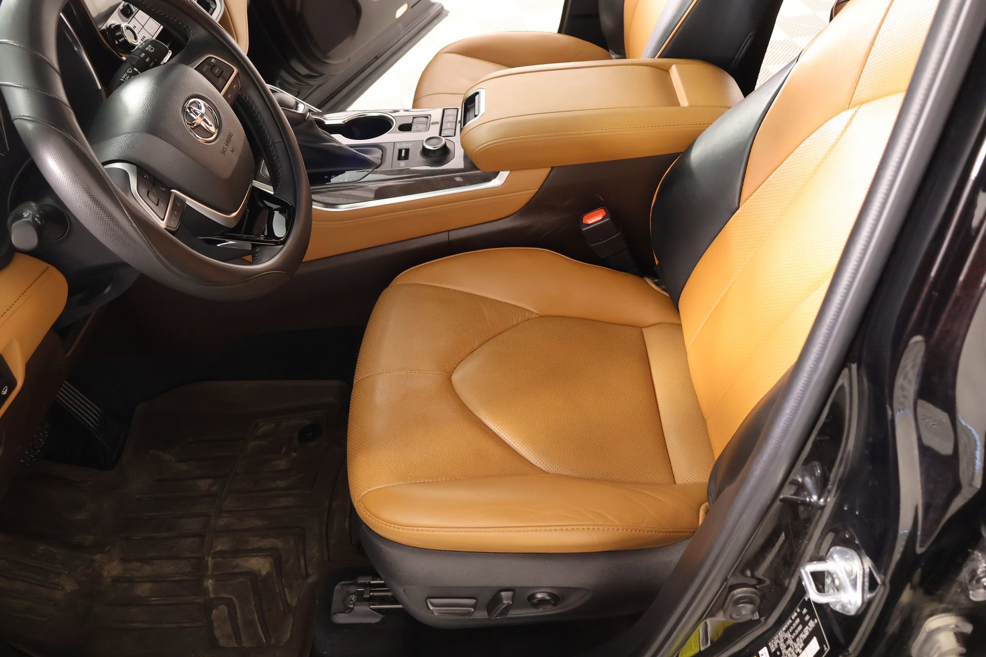 Used 2022 Toyota Highlander Platinum image 12