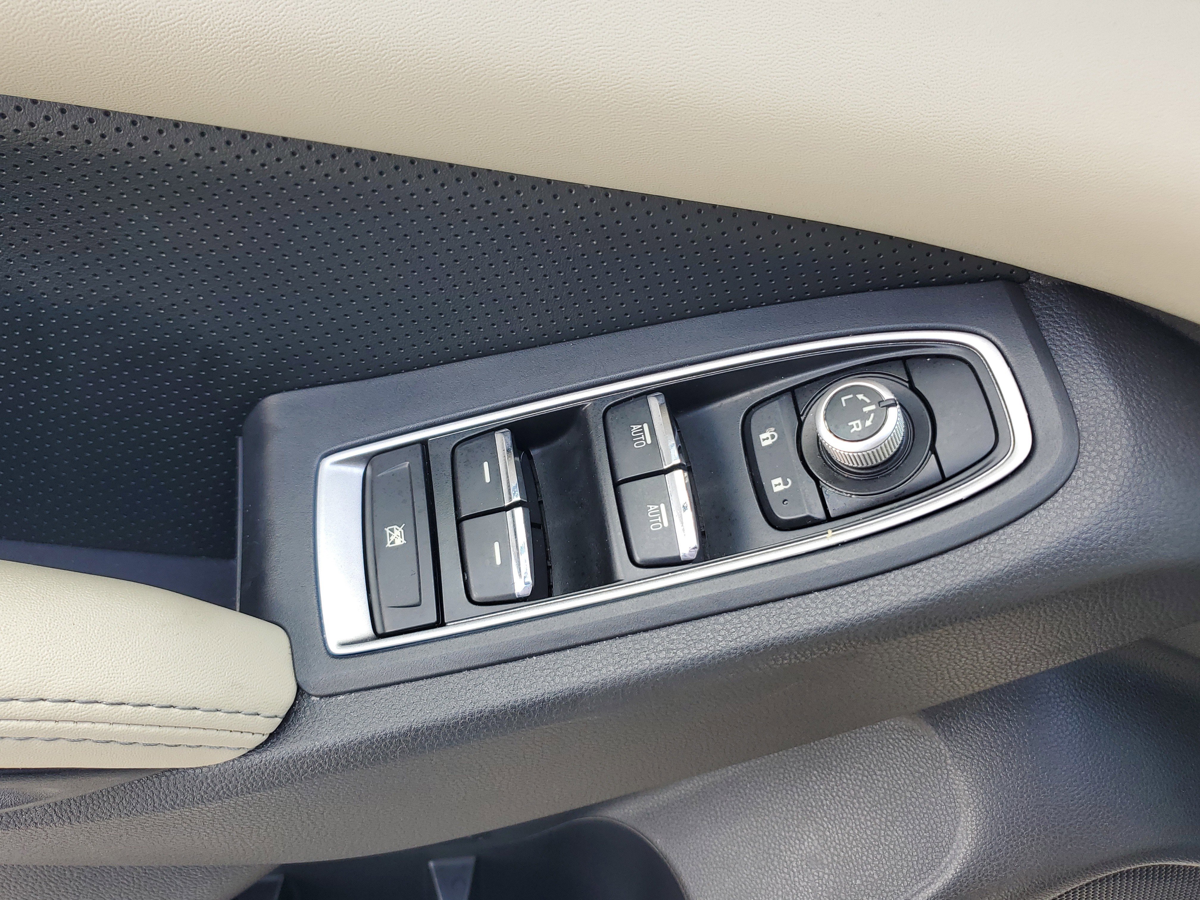 Used 2020 Subaru Ascent Limited w/ Technology Package image 30