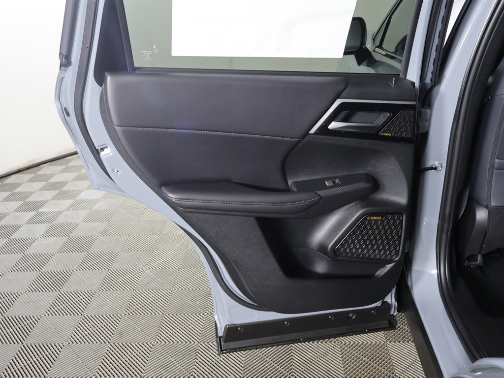 New 2026 Mitsubishi Outlander SE FWD image 26