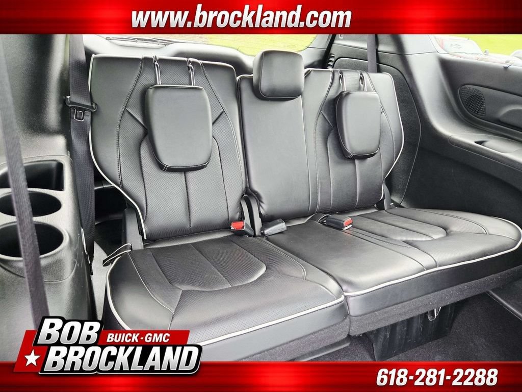 Used 2025 Chrysler Pacifica Limited FWD image 16