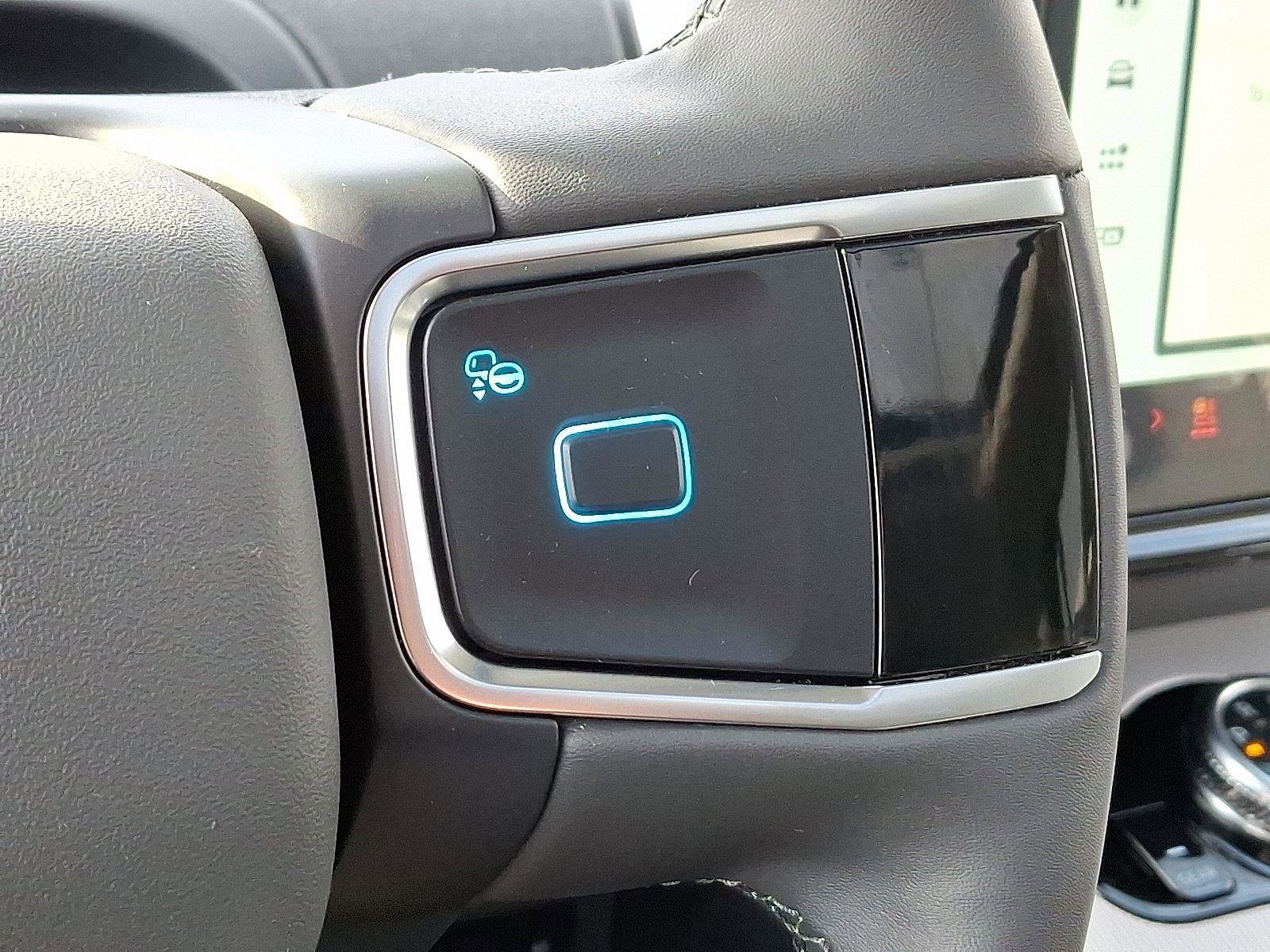 New 2025 Ford Expedition Active image 16