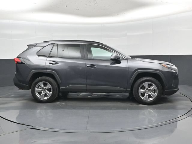 Used 2025 Toyota RAV4 XLE AWD/4WD image 2