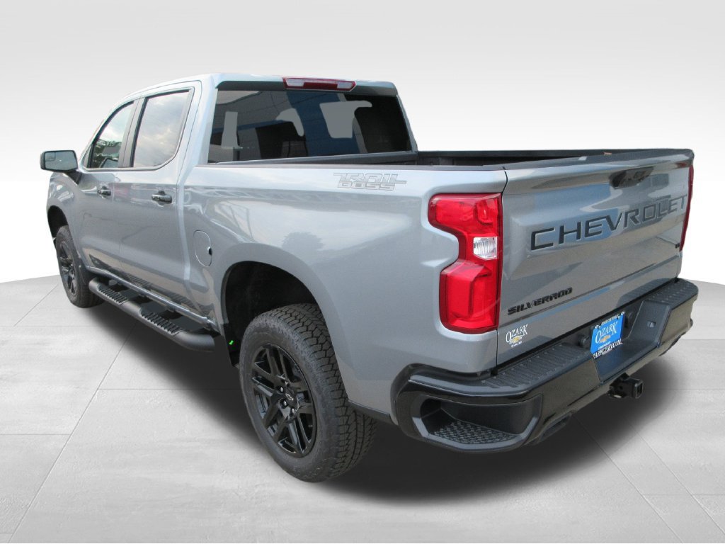 New 2026 Chevrolet Silverado 1500 LT Trail Boss w/ Dark Appearance Package AWD/4WD image 4
