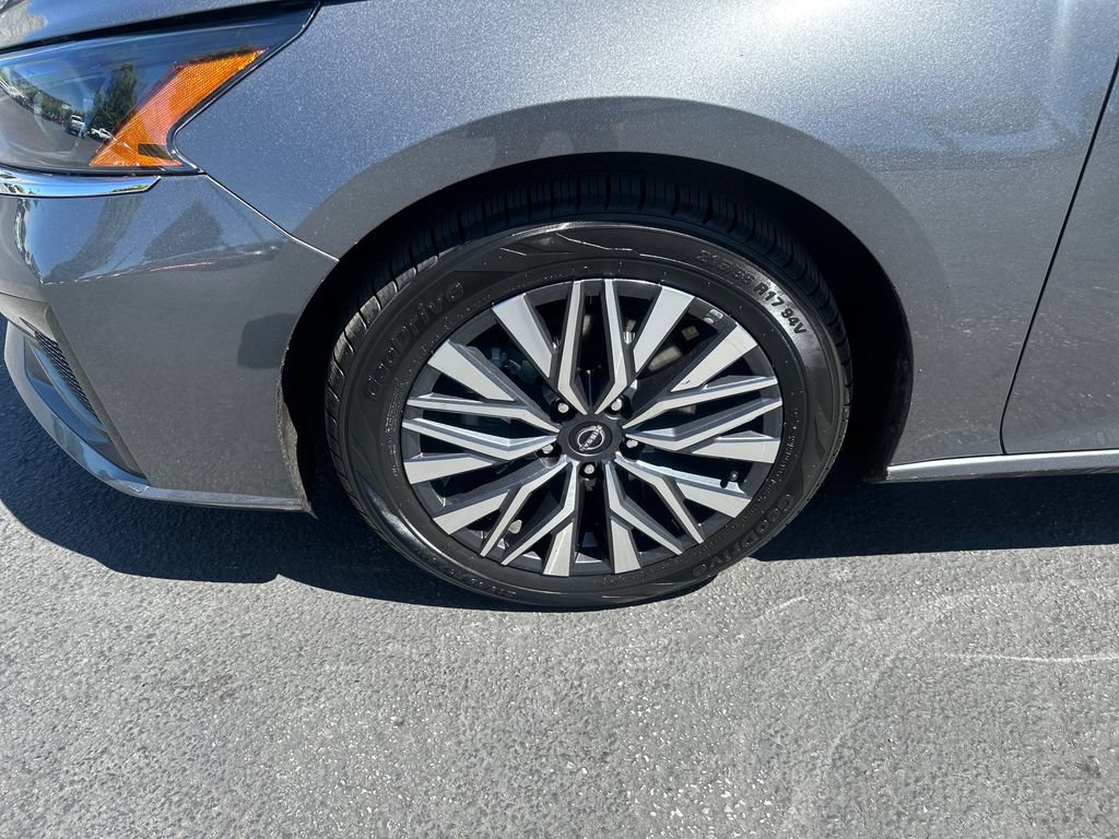 Used 2025 Nissan Altima 2.5 SV FWD image 13