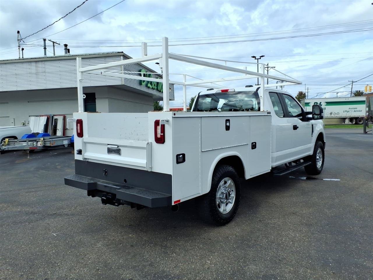 Used 2022 Ford F250 XL w/ Power Equipment Group AWD/4WD image 5