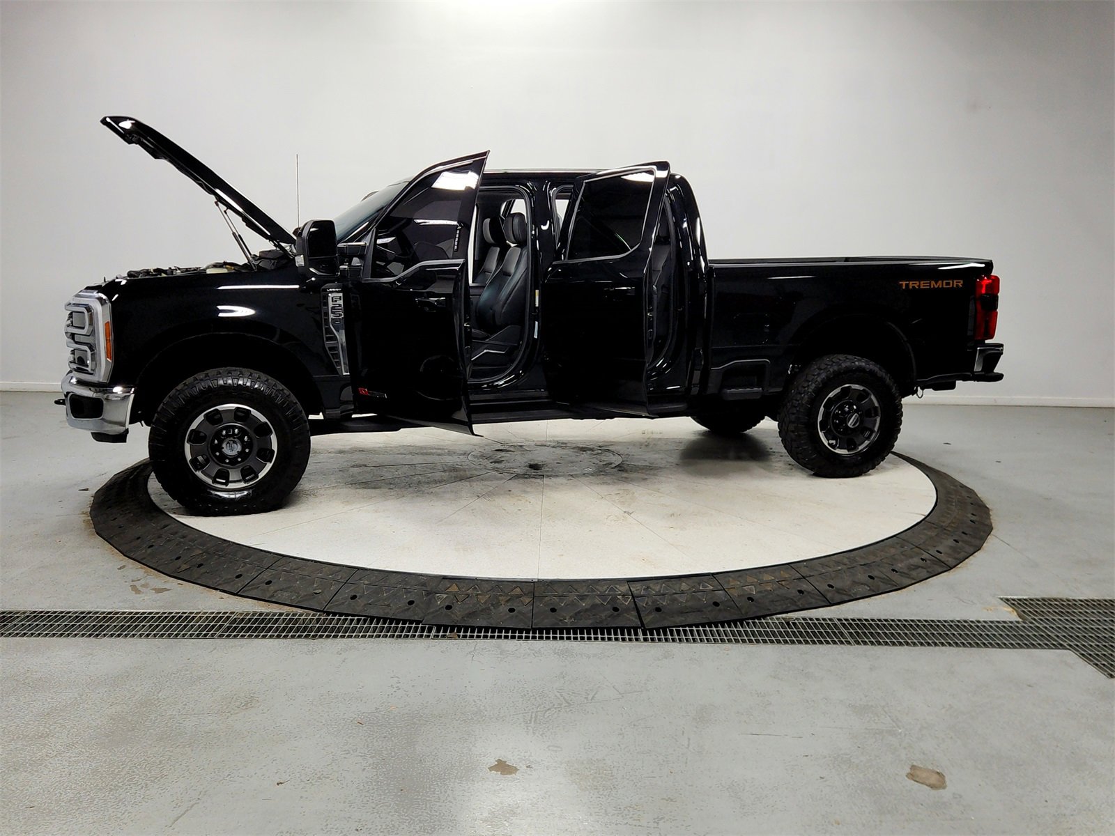 Used 2023 Ford F250 Lariat image 12