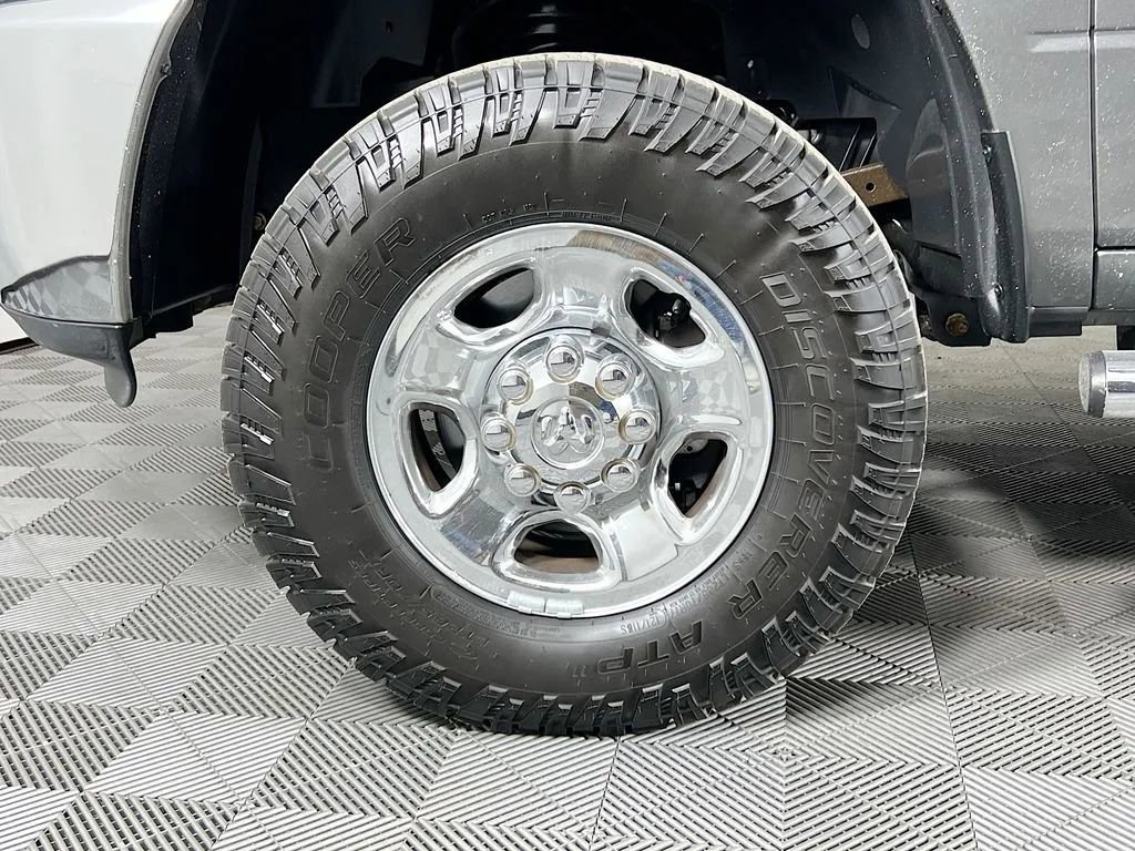 Used 2013 RAM 2500 Tradesman w/ Chrome Appearance Group image 29