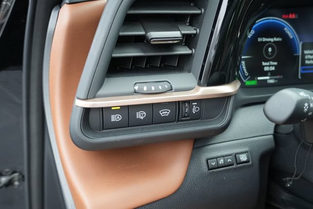 Used 2025 Toyota Crown Signia AWD/4WD image 27