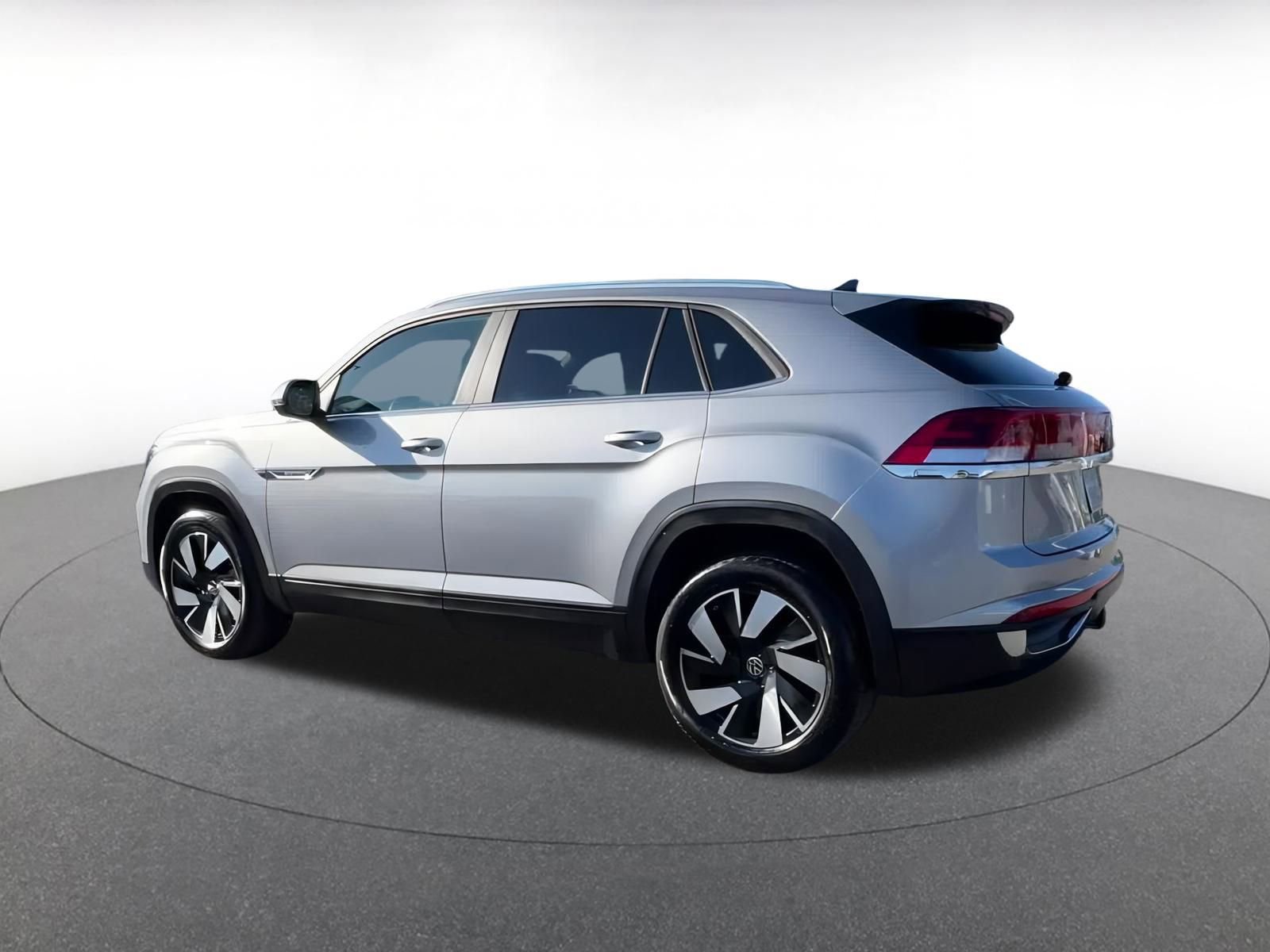 Used 2025 Volkswagen Atlas Cross Sport SE image 10