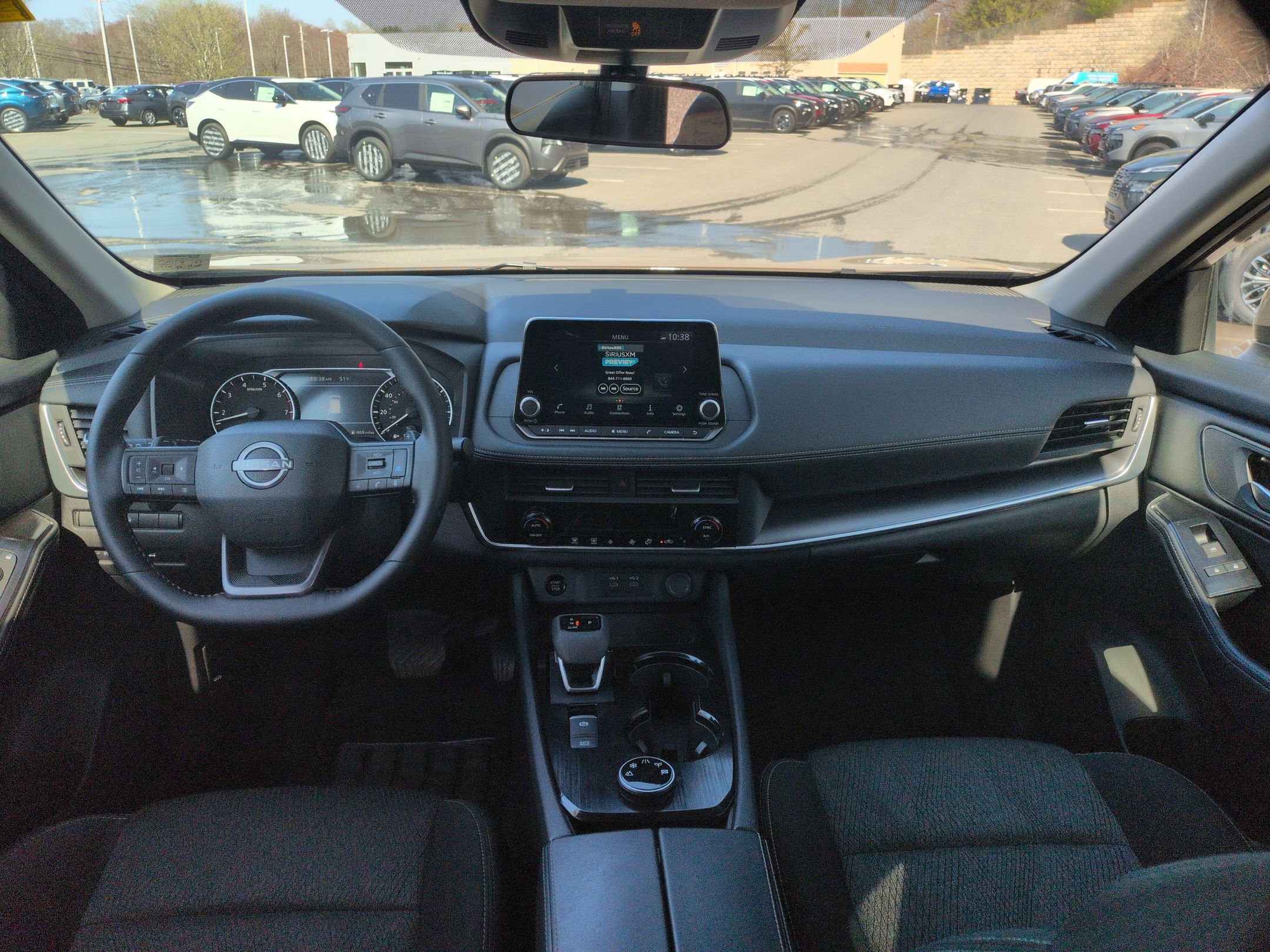 Used 2025 Nissan Rogue SV image 9