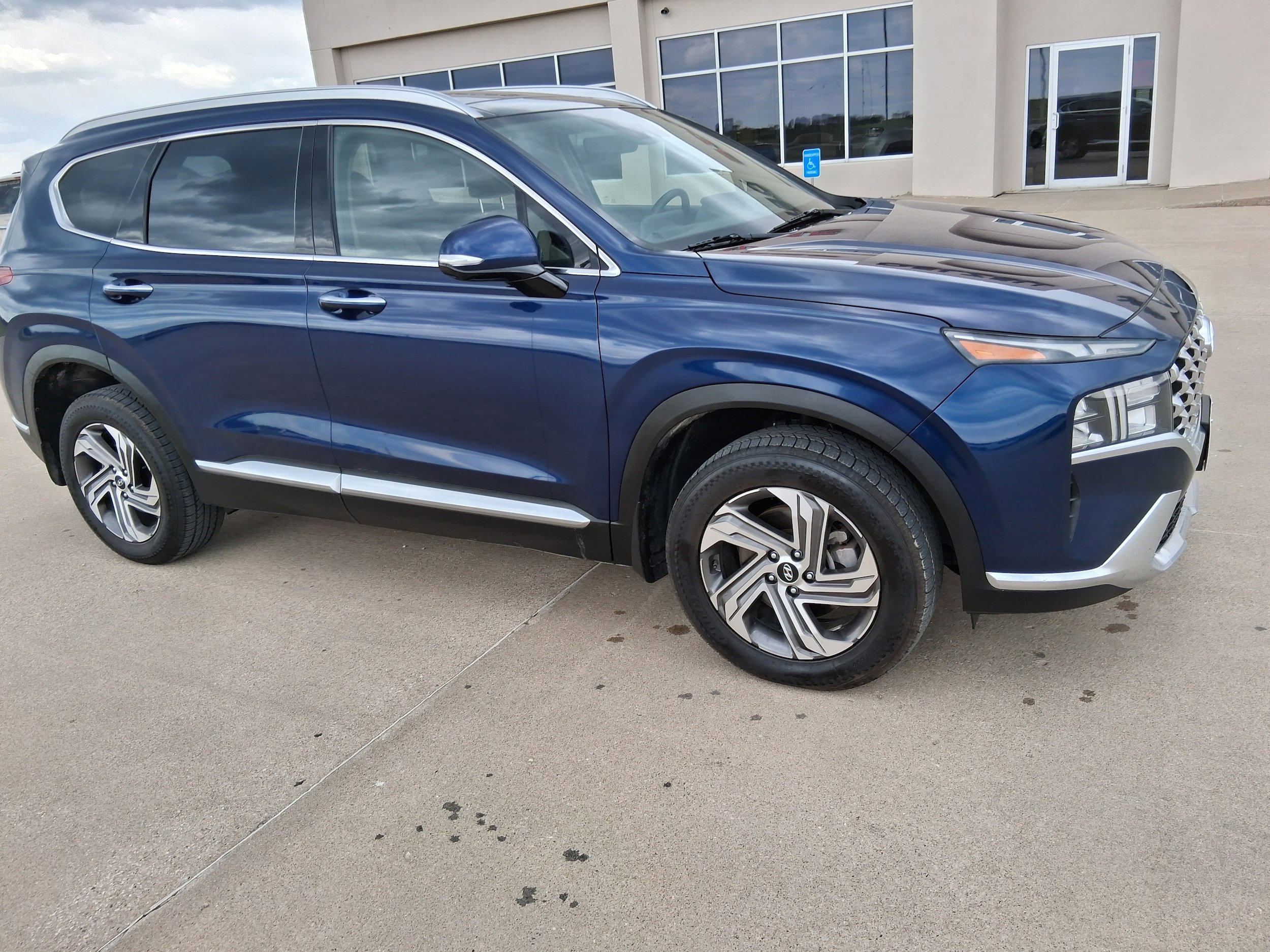 Used 2023 Hyundai Santa Fe SEL w/ Premium Package AWD/4WD image 7