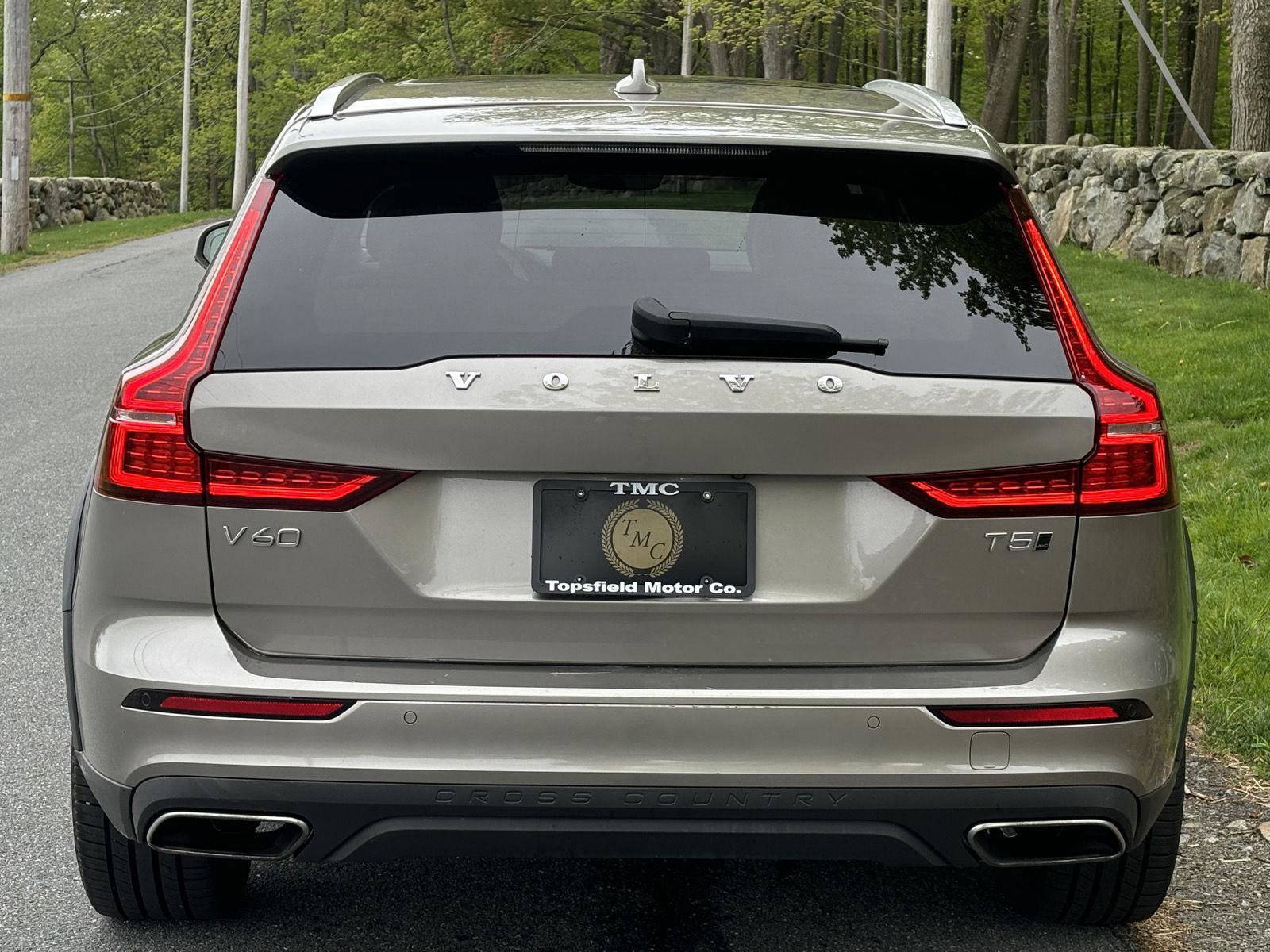 Used 2020 Volvo V60 T5 Cross Country AWD/4WD image 16
