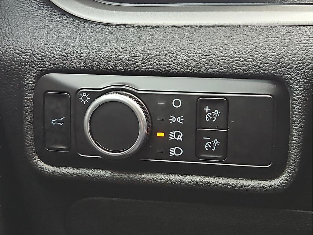 Used 2024 Ford Explorer XLT w/ Class IV Trailer Tow Package image 15